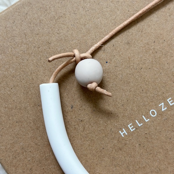 Z #4 in Ivory by Hello Zephyr - Picture 3 of 6